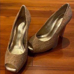Gold brocade Antonio Melani open toe pumps size 6m